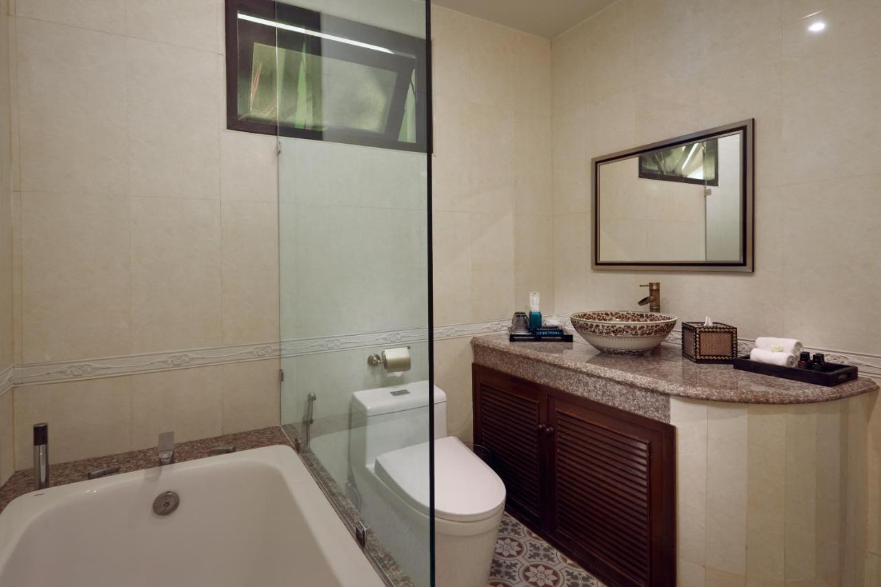Chinoiserie Collection Resort And Spa Nai Harn Екстериор снимка