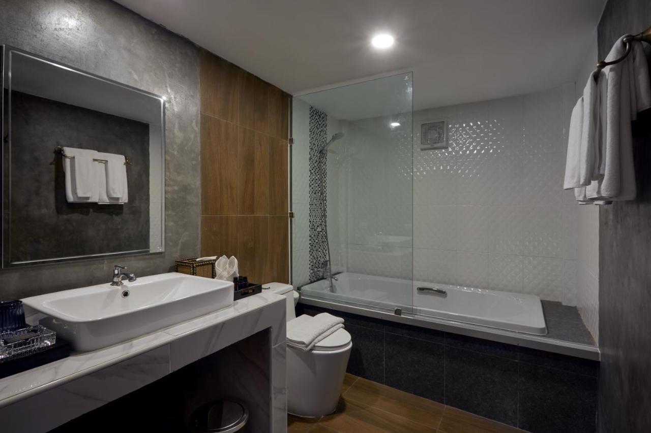 Chinoiserie Collection Resort And Spa Nai Harn Екстериор снимка