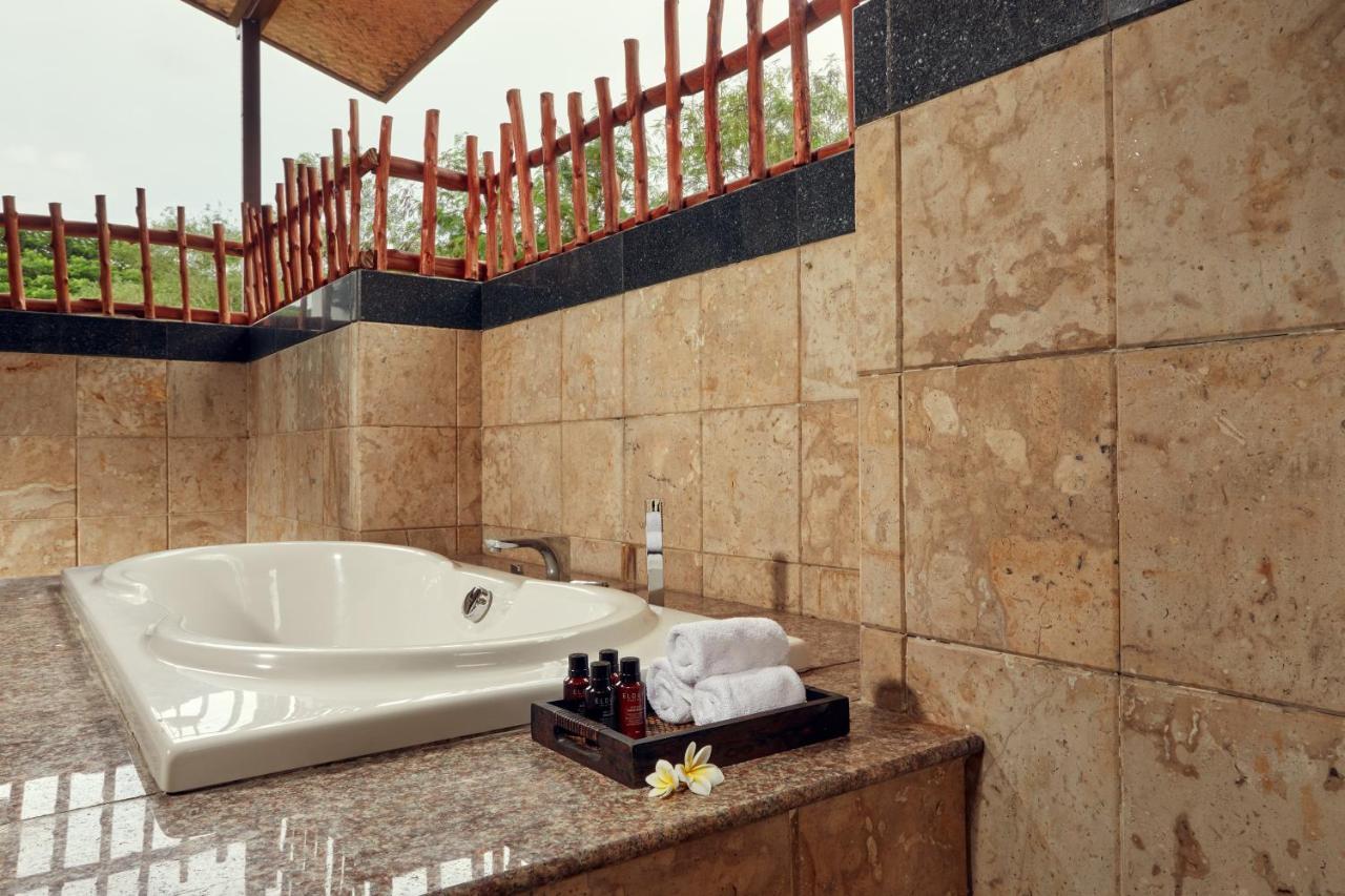 Chinoiserie Collection Resort And Spa Nai Harn Екстериор снимка